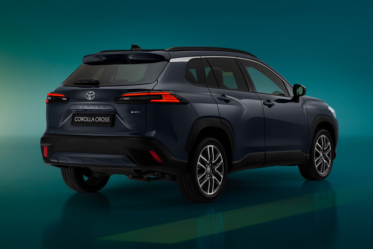 Nowa Toyota Corolla Cross ma już polskie ceny. Na premierę dwa cenniki