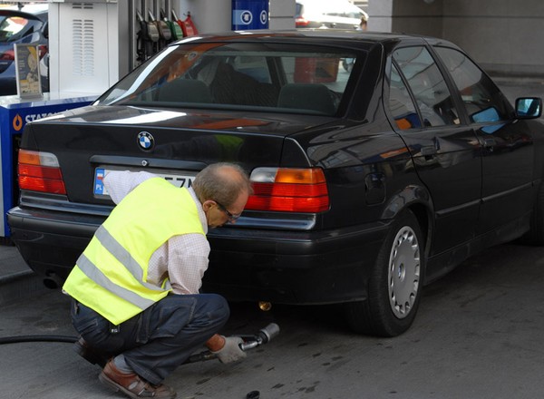 Radzimy, jak wydawać mniej na paliwo? Sprawdzamy kiedy warto zamontować instalację LPG