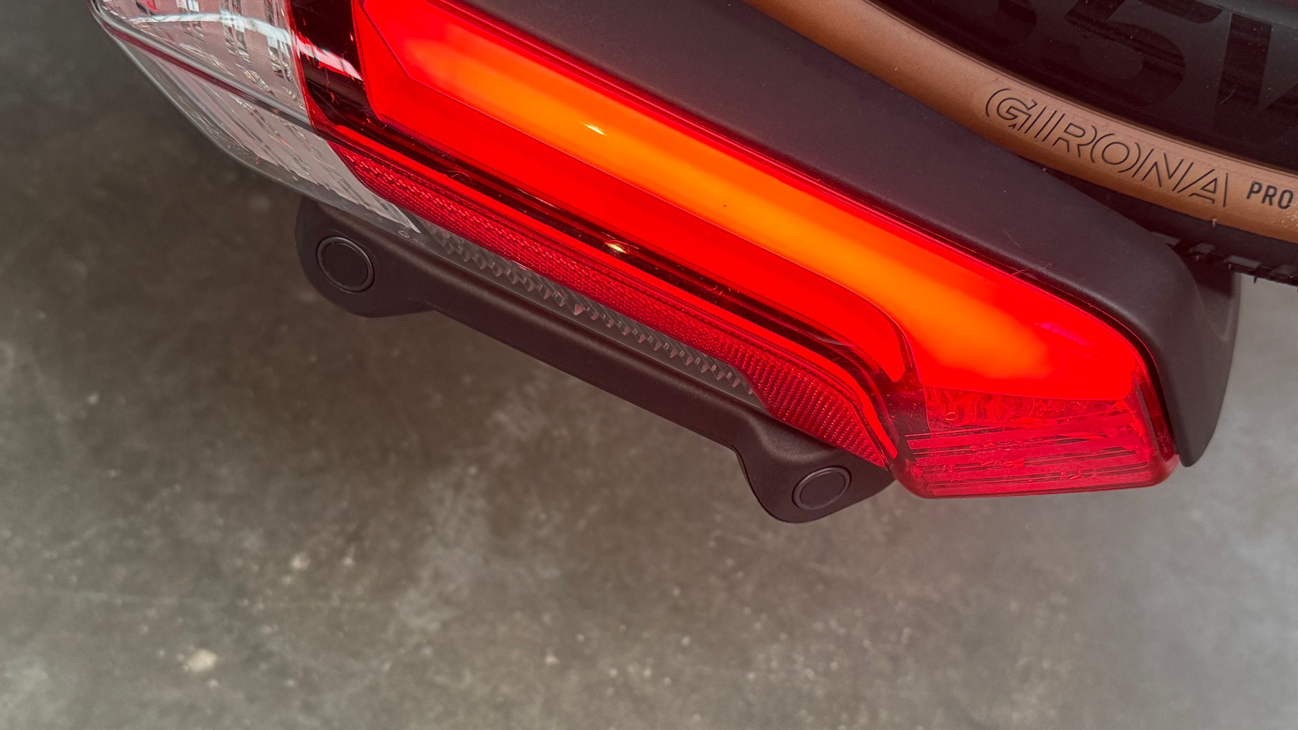 Bagażnik Thule Epos z czujnikami parkowania