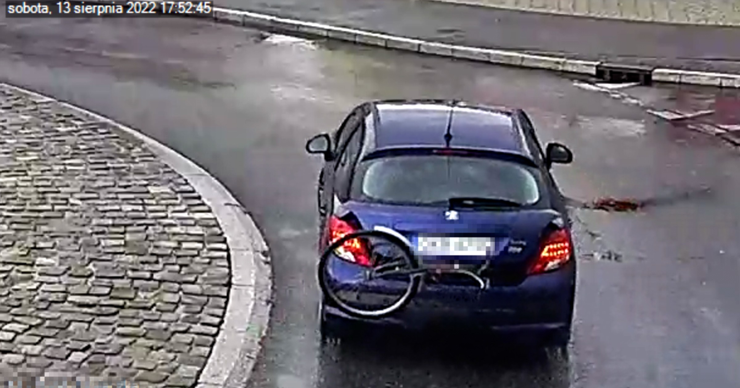 Potrącił pieszego po czym zawiózł go do szpitala. Teraz grozi mu więzienie 
