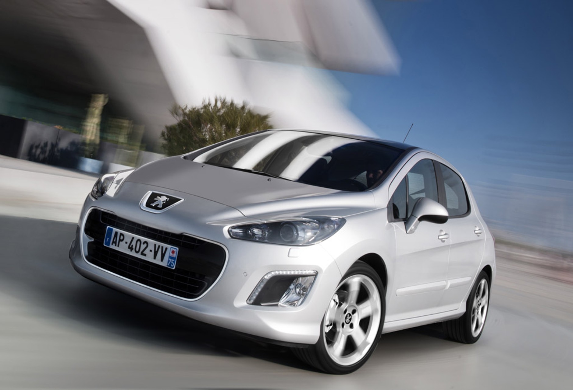 Peugeot 308 e-hdi Active: mocniejszy i oszczędniejszy