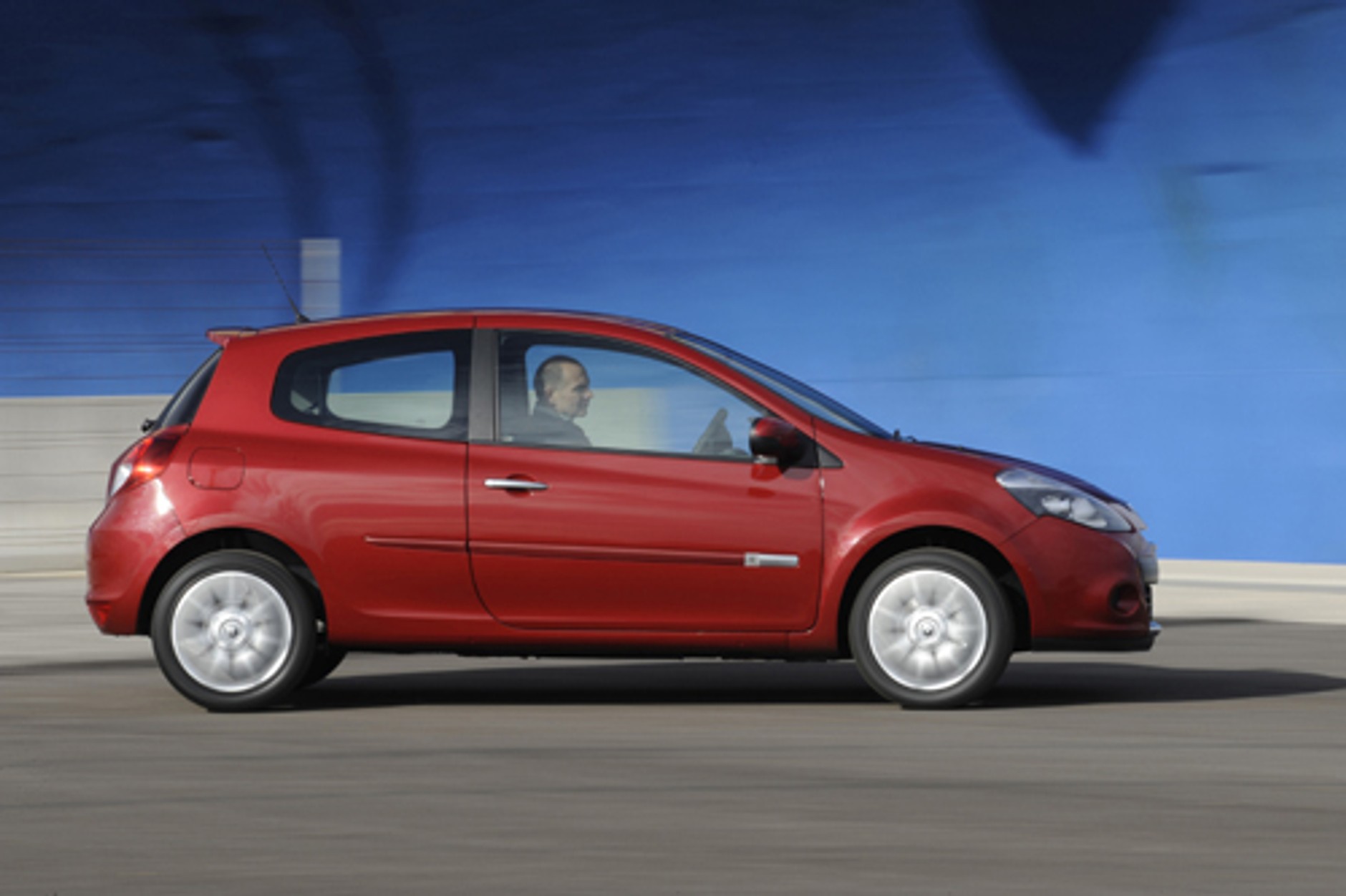 Renault subtelnie upiększyło Clio - Pierwsza jazda