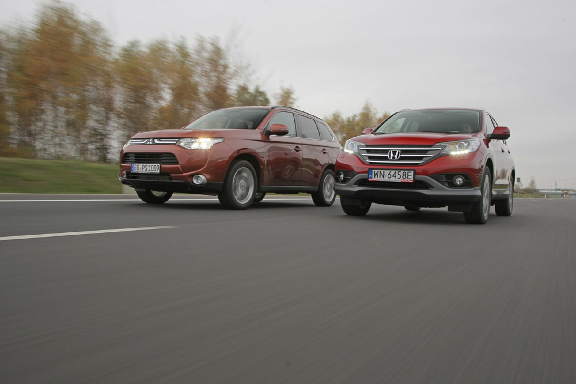 Mitsubishi Outlander kontra Honda CR-V: SUV-y bez zbędnych fajerwerków