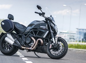 Ducati Diavel Strada - diabelny turystyk