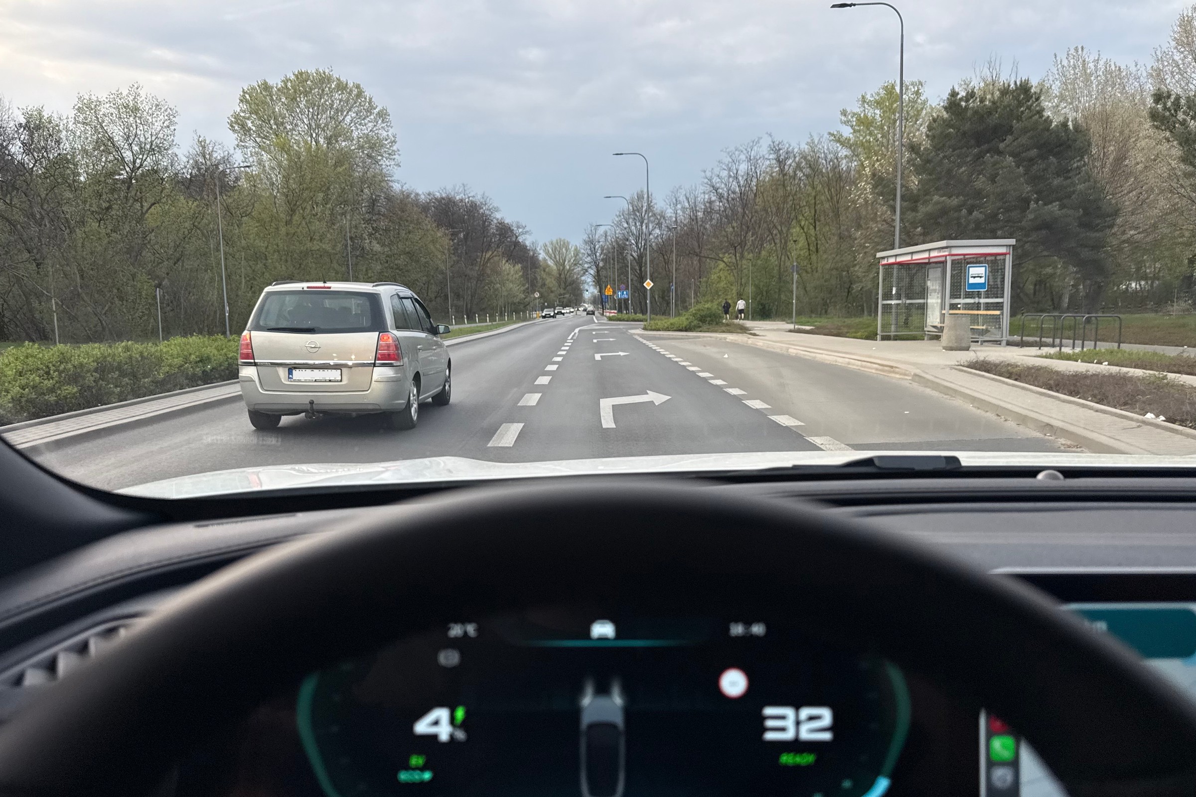 Myślał, iż wjeżdża na suwak. Ma samochód do naprawy i obciążone OC