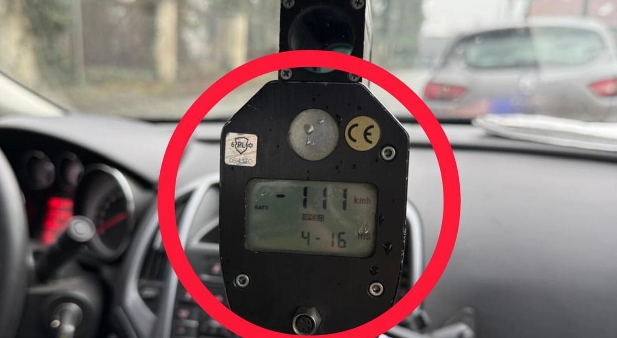 48-latka z clio została "popchnięta przez diabła". Straciła prawo jazdy i 2000 zł