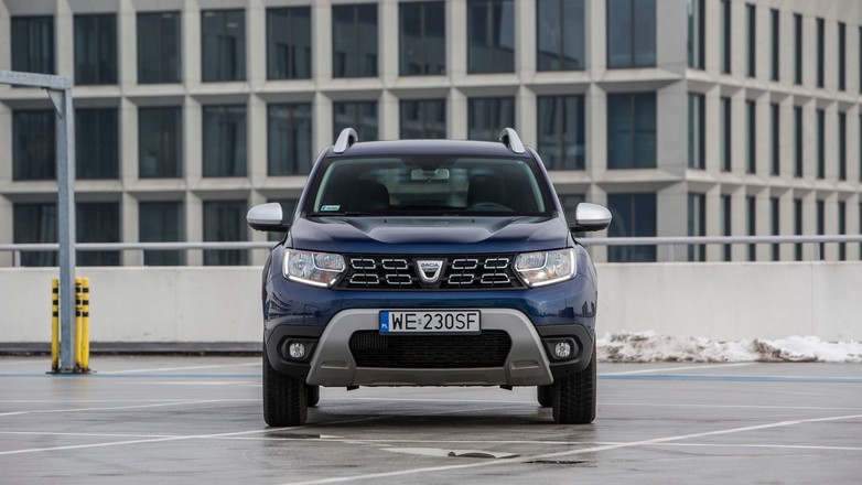 Dacia Duster kontra Mitsubishi ASX - który SUV za 80 000 zł będzie lepszym wyborem