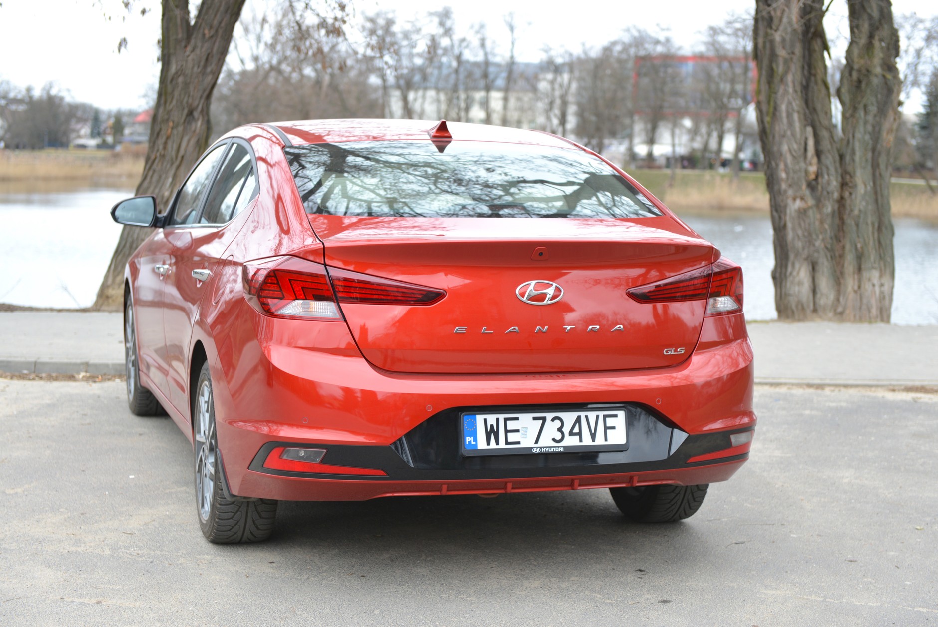 Hyundai Elantra 1.6 6AT