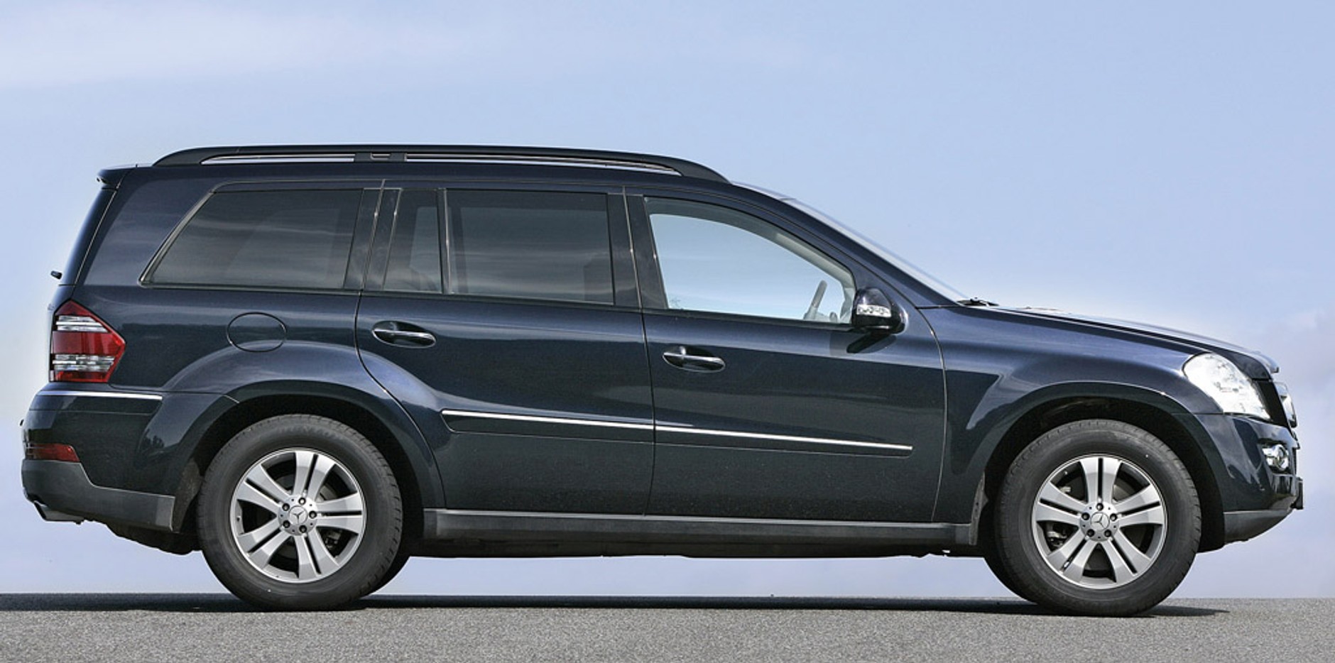 Które auto ma największy rozstaw osi?