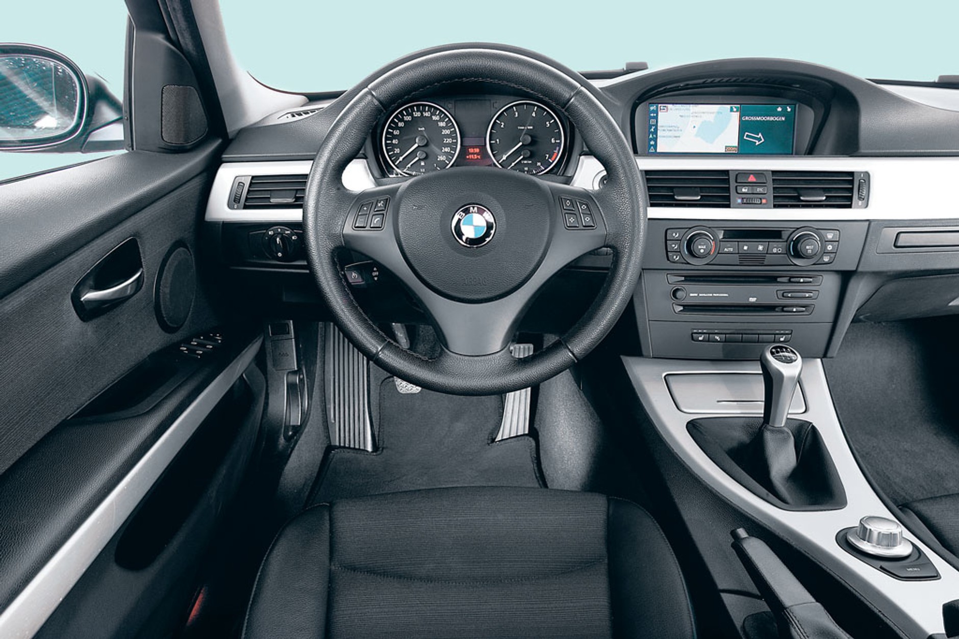 Trójka na szóstkę - BMW 320i Touring