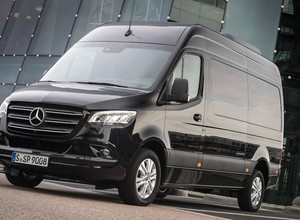 Mercedes ogłosił akcję naprawczą. Niemal 11 tys. aut w Polsce musi trafić do serwisu