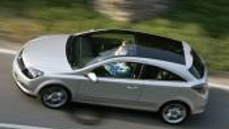 Astra GTC z panoramiczną szybą przednią