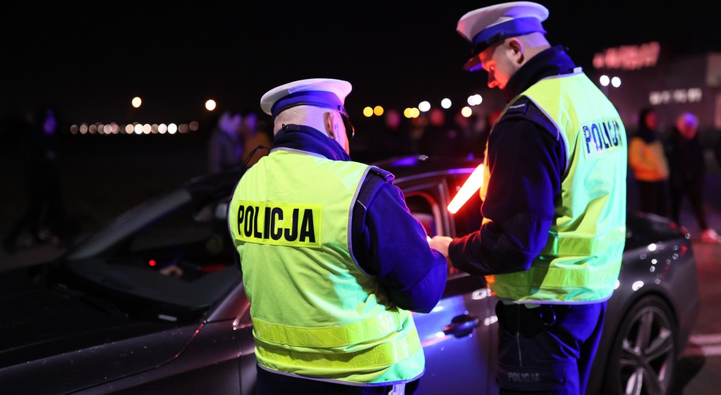 Kontrola policji po zmroku
