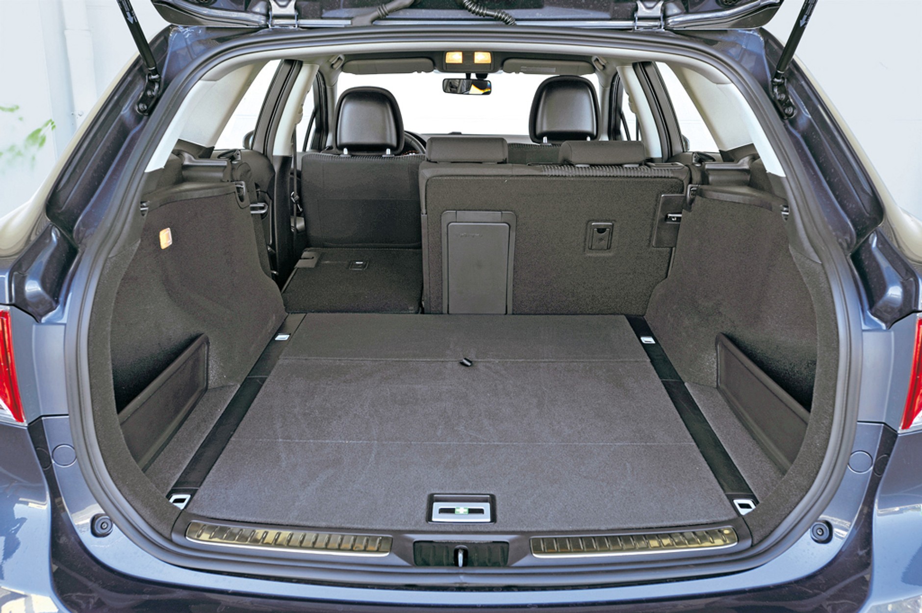 Honda Accord Tourer kontra Opel Insignia Sports Tourer i Toyota Avensis Wagon - Kombi w pogoni za stylem