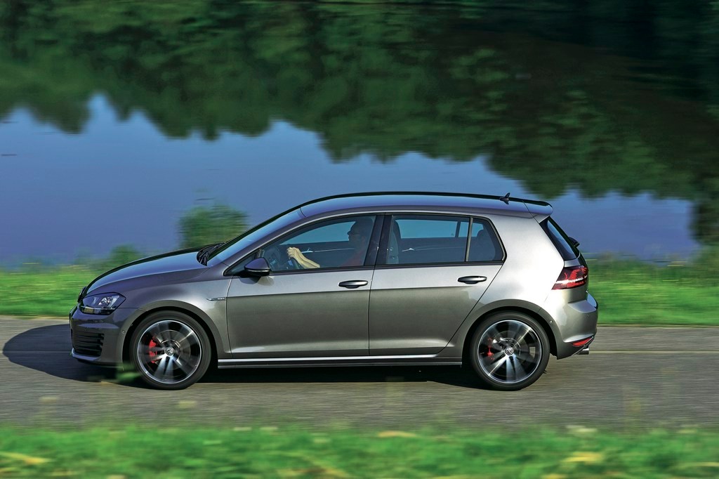 VW Golf 2.0 TDI GTD z boku