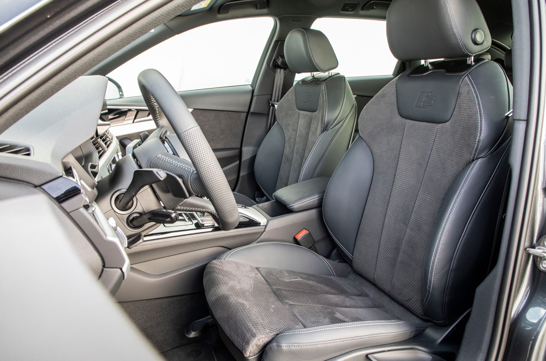 Audi A4 Avant S line 45 TFSI quattro