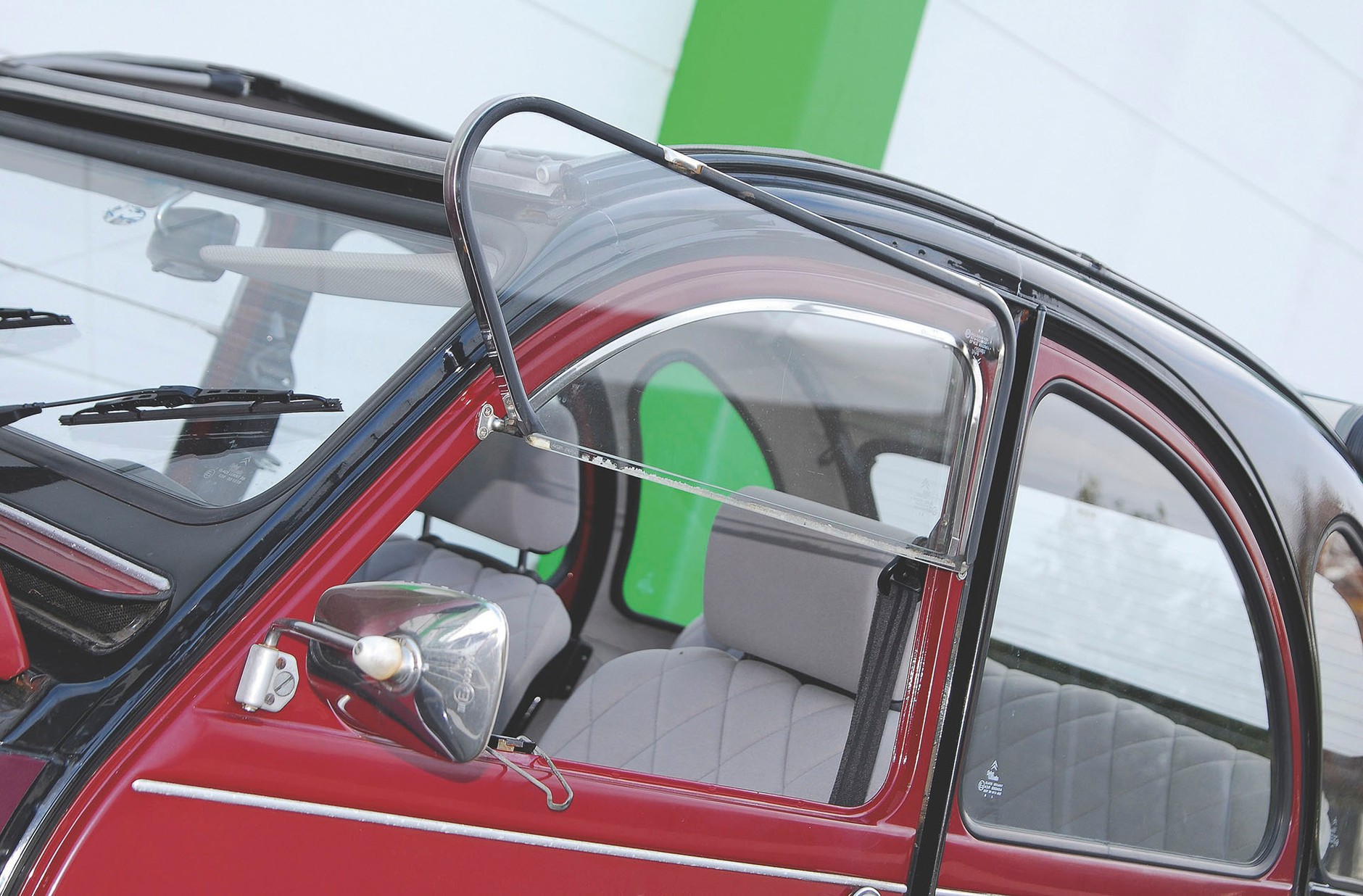 Citroen 2CV - ulubieniec bonvivantów