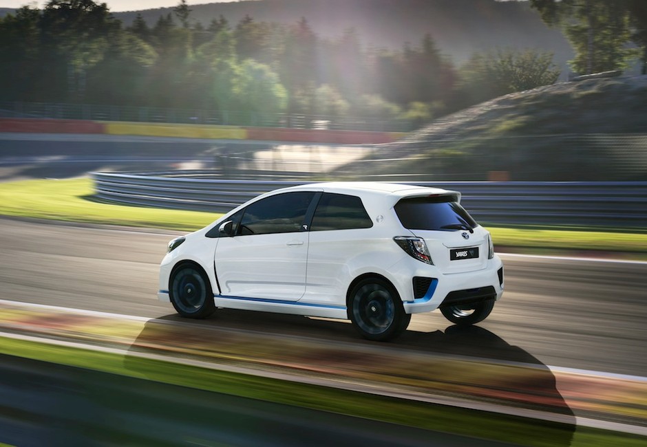 Toyota Yaris Hybrid-R
