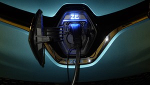 Renault ZOE w półrocznym teście – zimą zasięg spadł o połowę, ale latem…