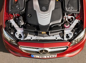Mercedes Klasy E – brak śrub to ryzyko pożaru