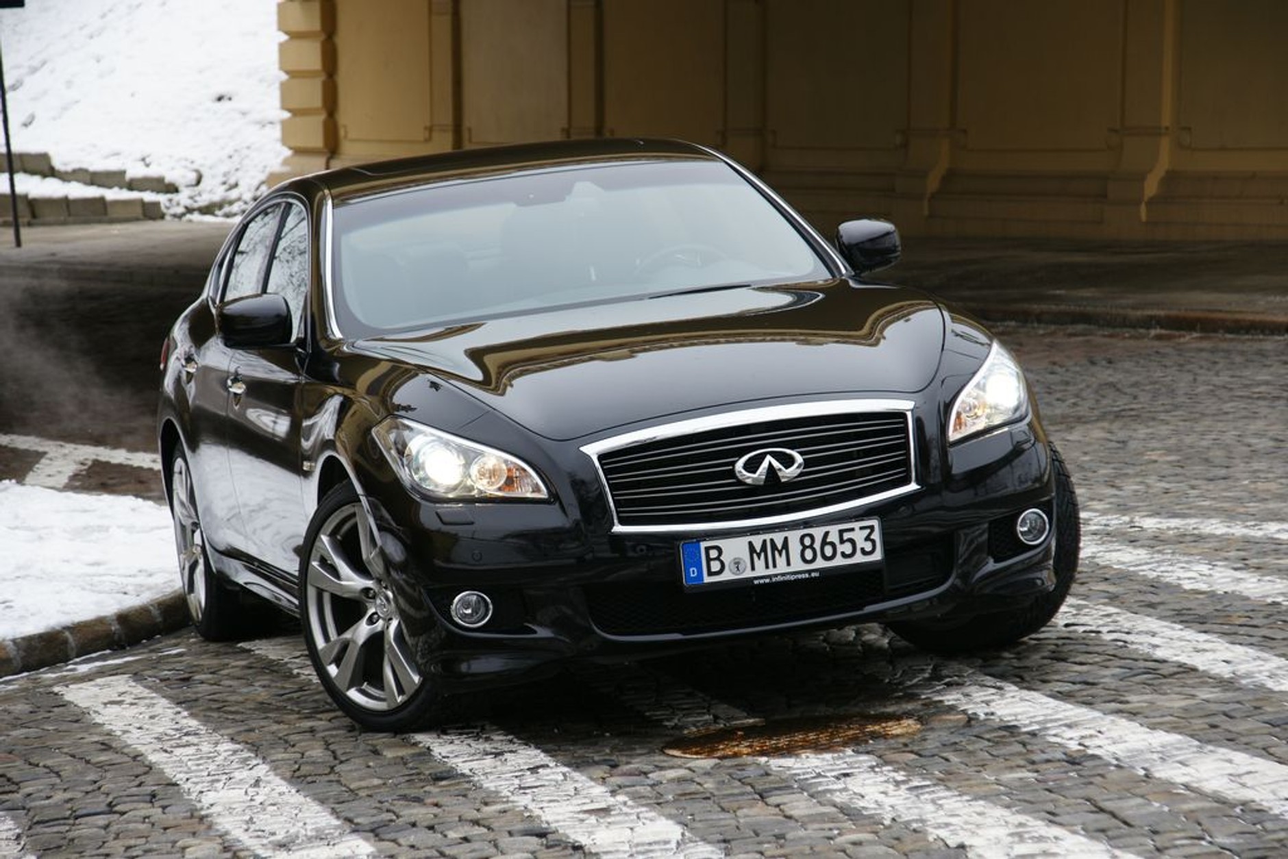 Infiniti M – luksus dla biznesmena