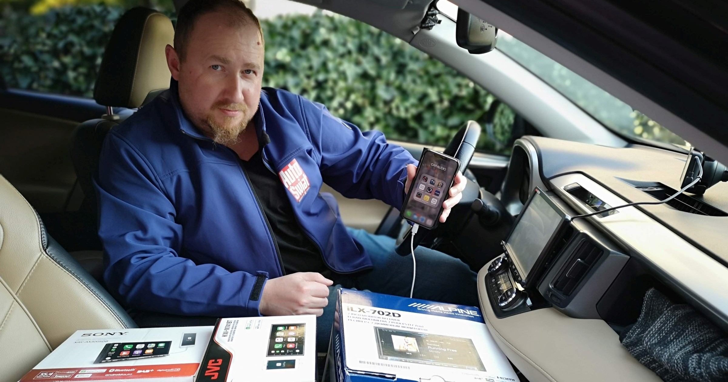 Test Radia z Android Auto i CarPlay