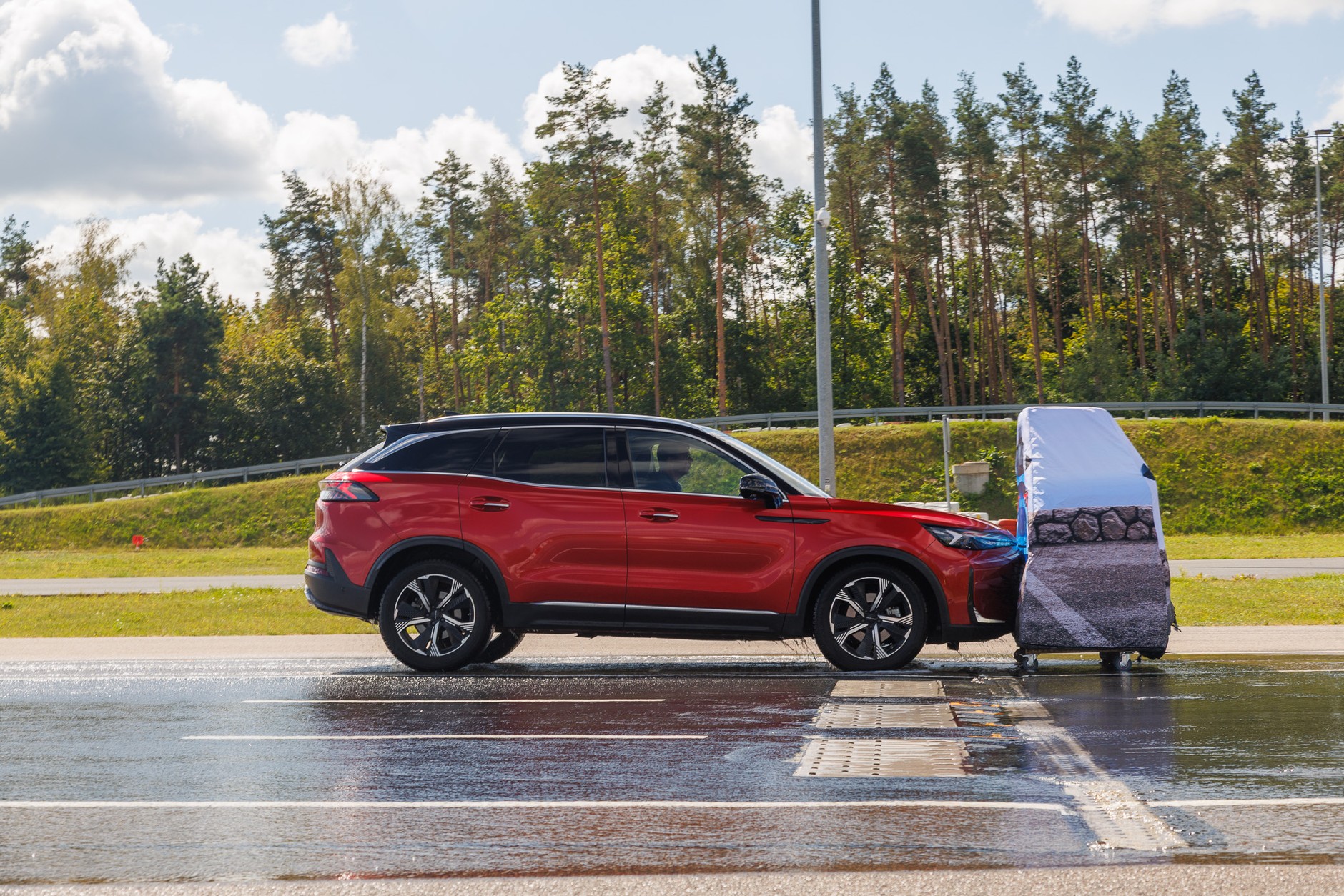 BAIC 7 nie zaliczył drugiej próby hamowania awaryjnego