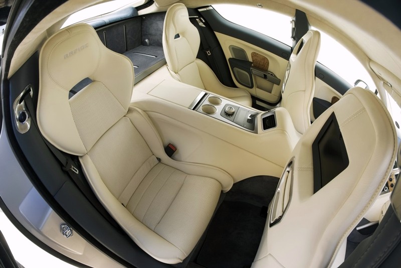 Aston Martin Rapide – z pięknem trzeba obcować