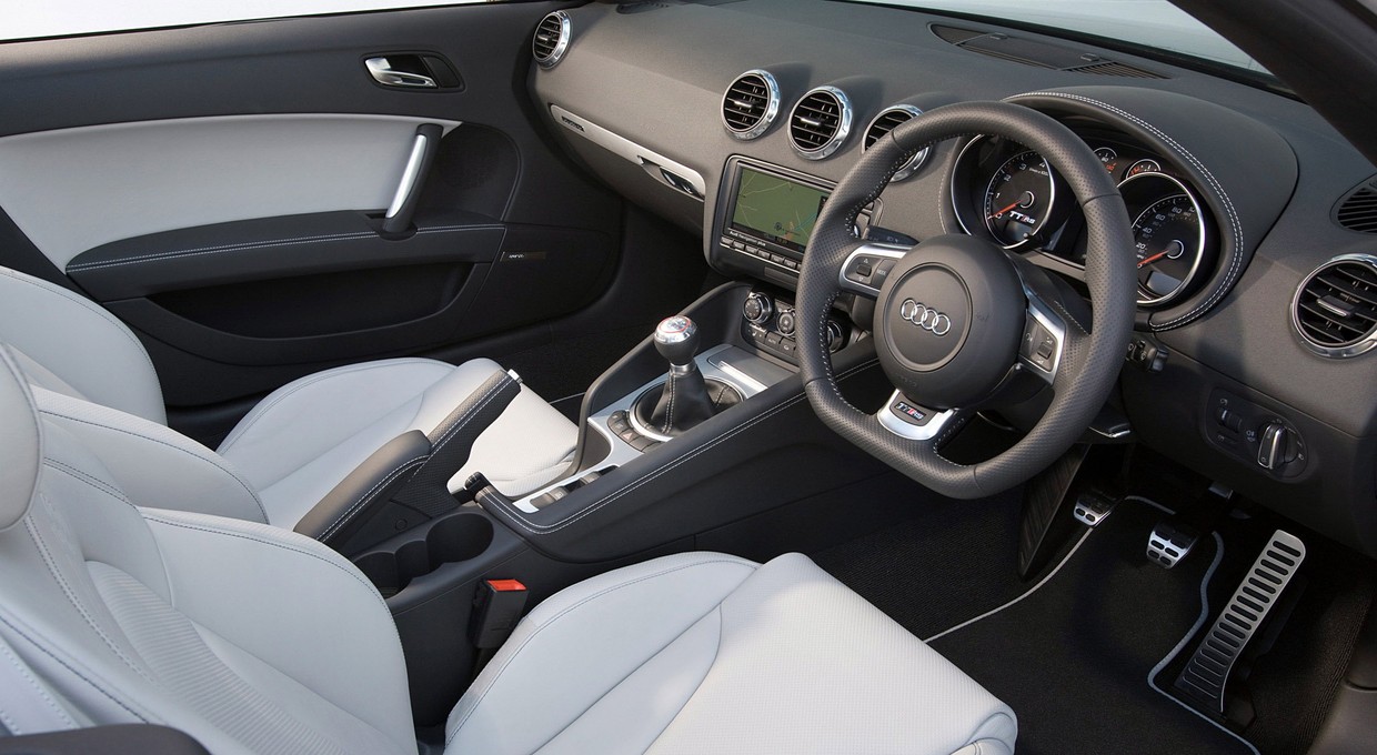 "Angliki" już gotowe do rejestracji… ile za ubezpieczenie?