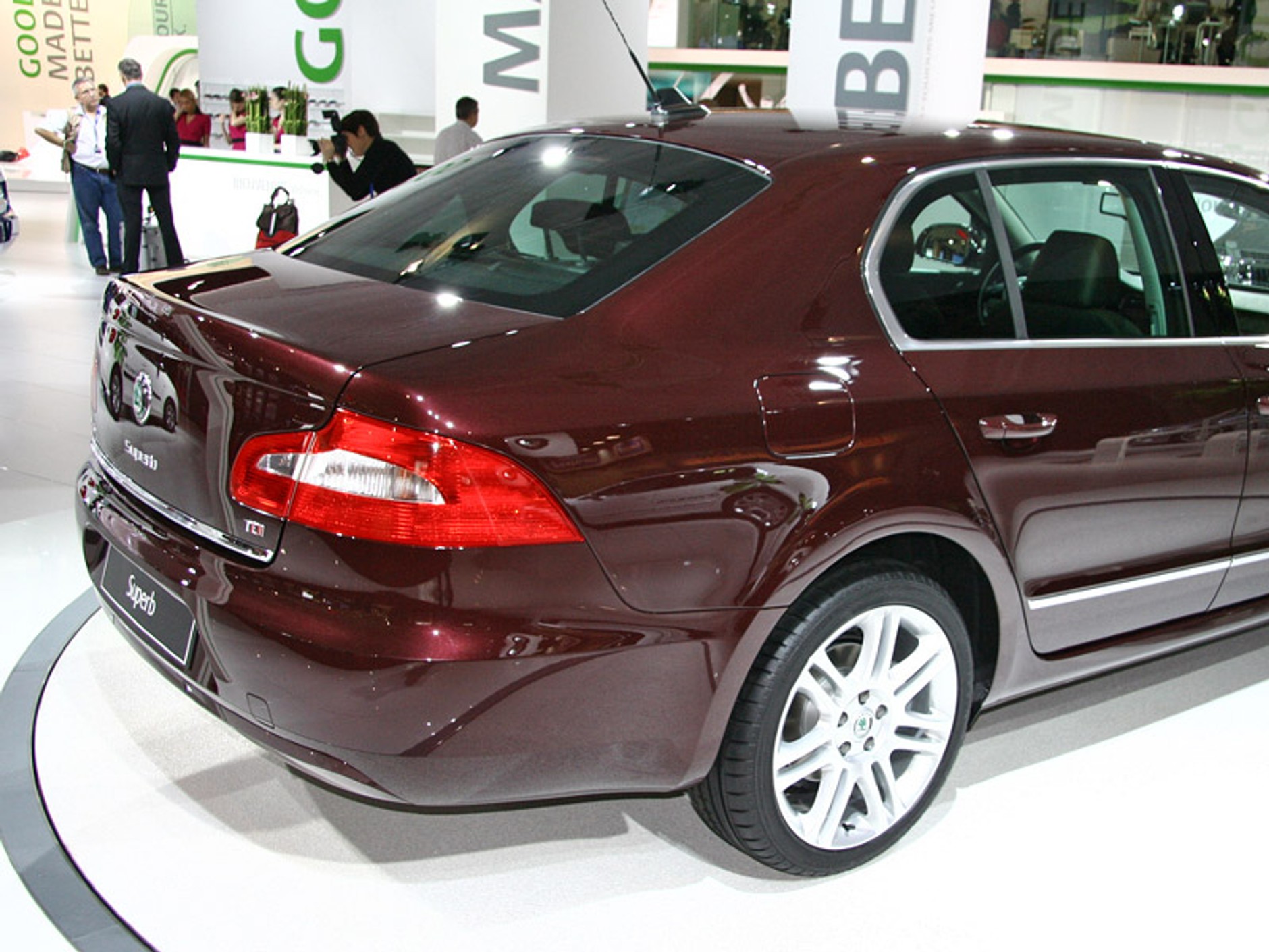 Paryż 2008: Škoda Superb 4x4 z silnikami 1,8 TSI i 2.0 TDI CR