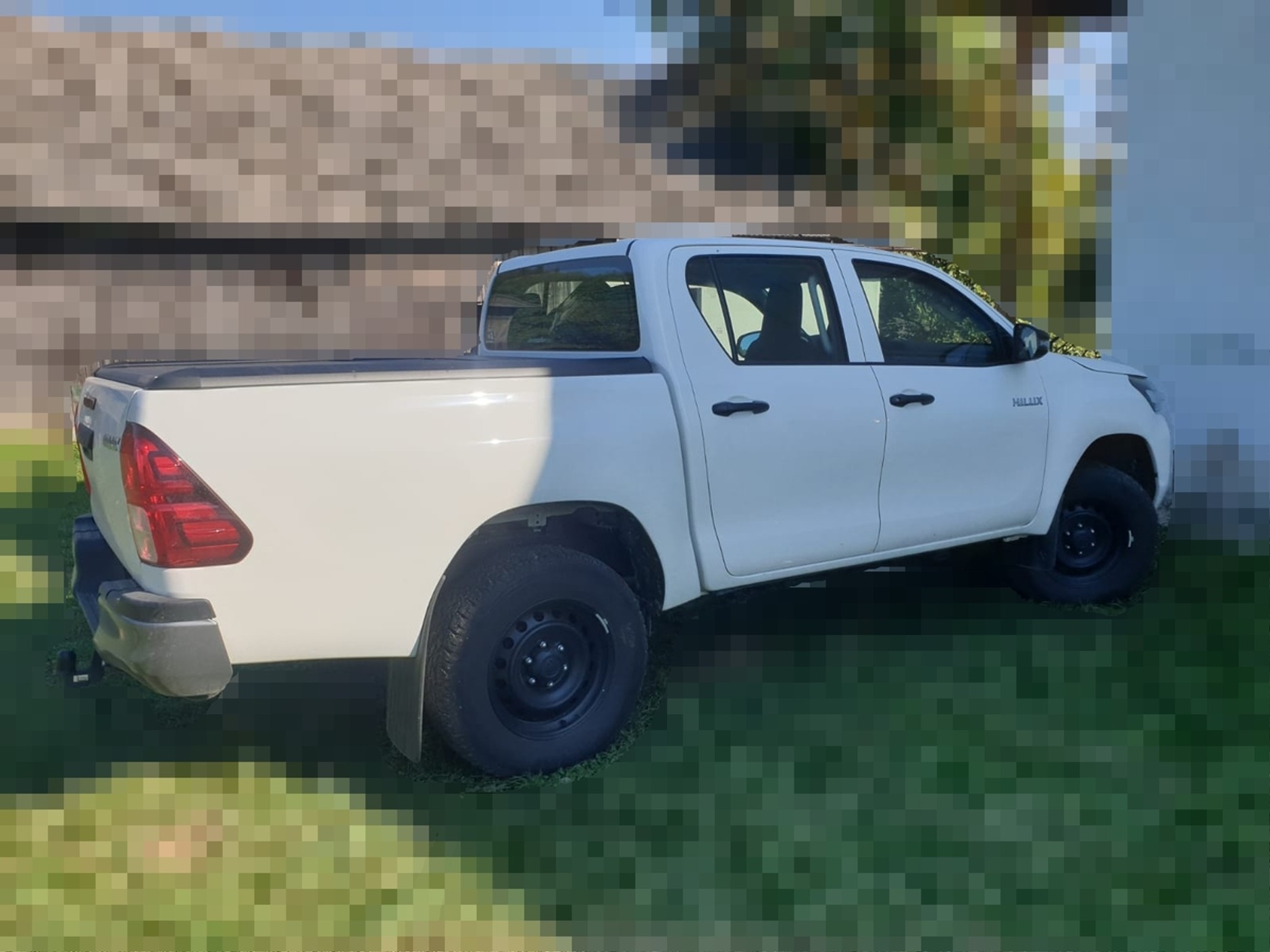 Policjanci odzyskali Toyotę wartą 170 tys. zł. Znaleźli ją jeszcze tego samego dnia, kiedy zniknęła