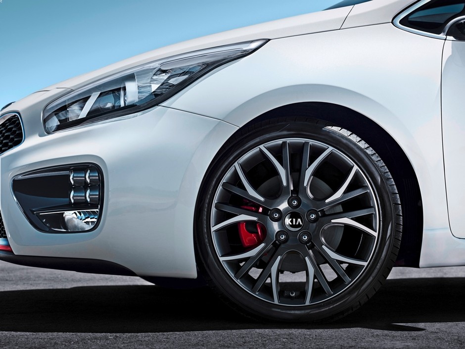 Kia Pro_Cee’d GT atrakcyjniejsza od VW Golfa