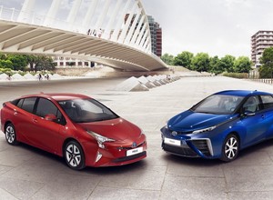 Frankfurt 2015: Toyota Prius – nowocześniejsza i kontrowersyjna