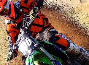 Jedna z najstarszych marek odzieży motocyklowej. Zobacz jak to się zaczęło