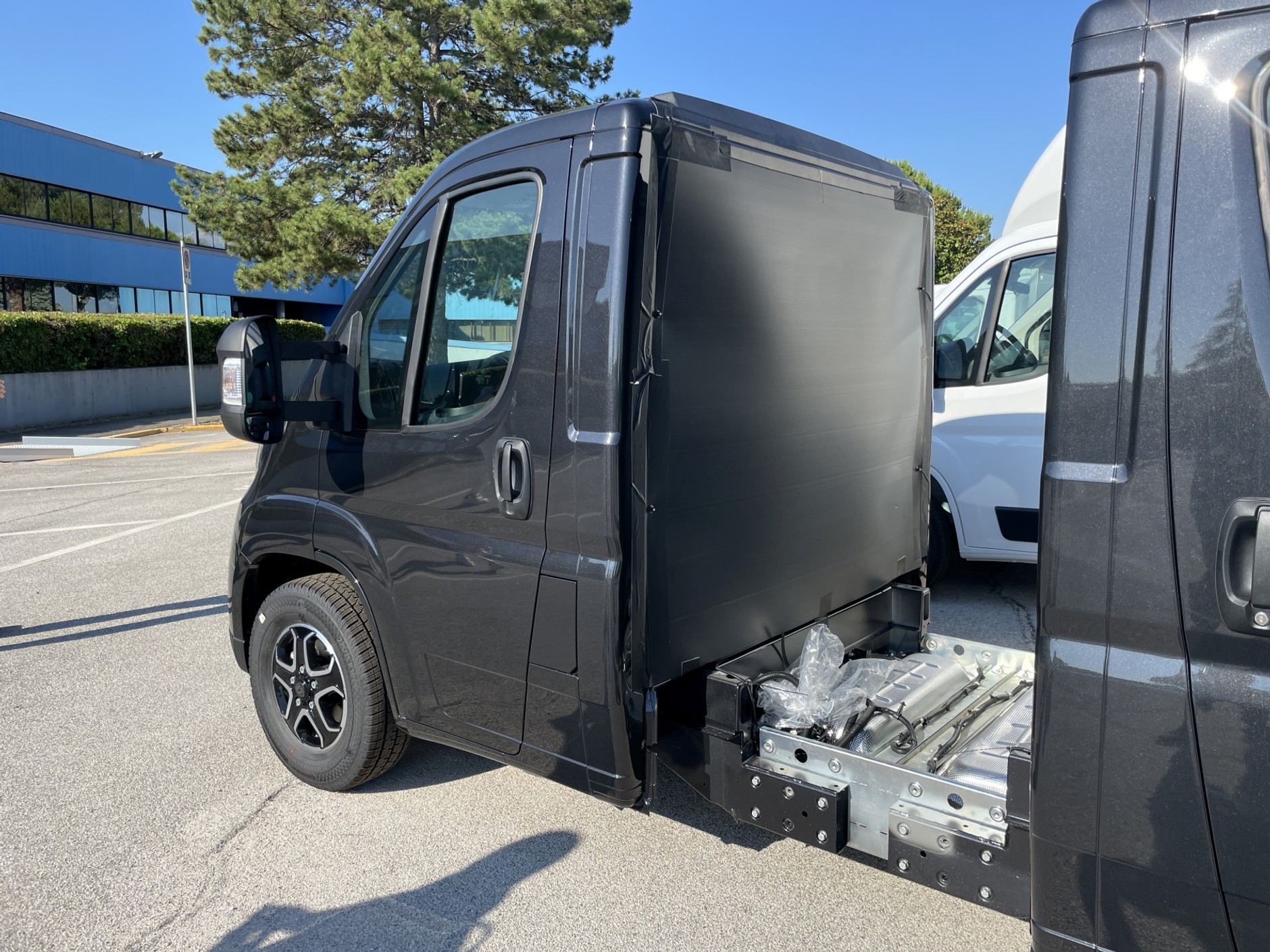 Oferowane przez Stellantis auta dostawcze w wersji Back-to-Back