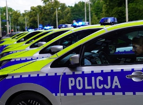 Elektryki zasiliły szeregi dolnośląskiej policji. Radiowozy kosztowały 2,1 mln zł