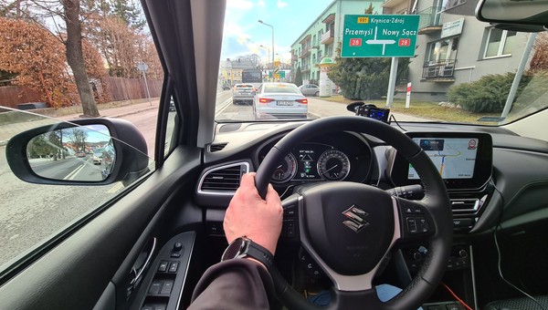 Od szaleństwa po spokój na stacjach paliw. Sprawdzamy, jak się teraz jeździ po Polsce