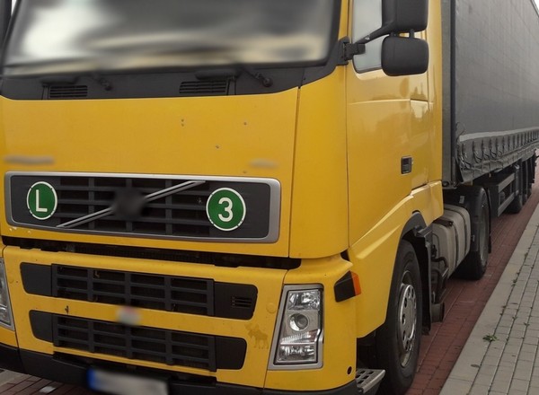 Węgierski kierowca chciał "oszukać system". Drogo go to kosztowało