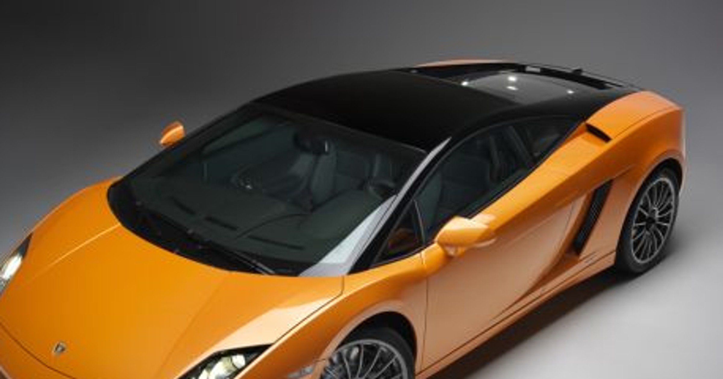 Gallardo Bicolore – Włosi bawią się kolorami
