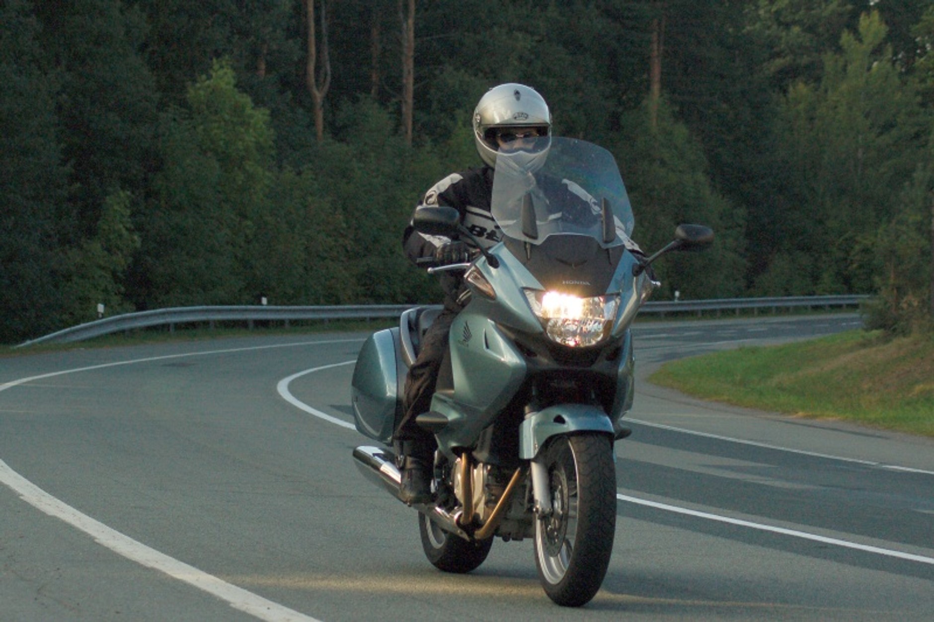 Honda NT700V Deauville – motorem na wakacje (test)