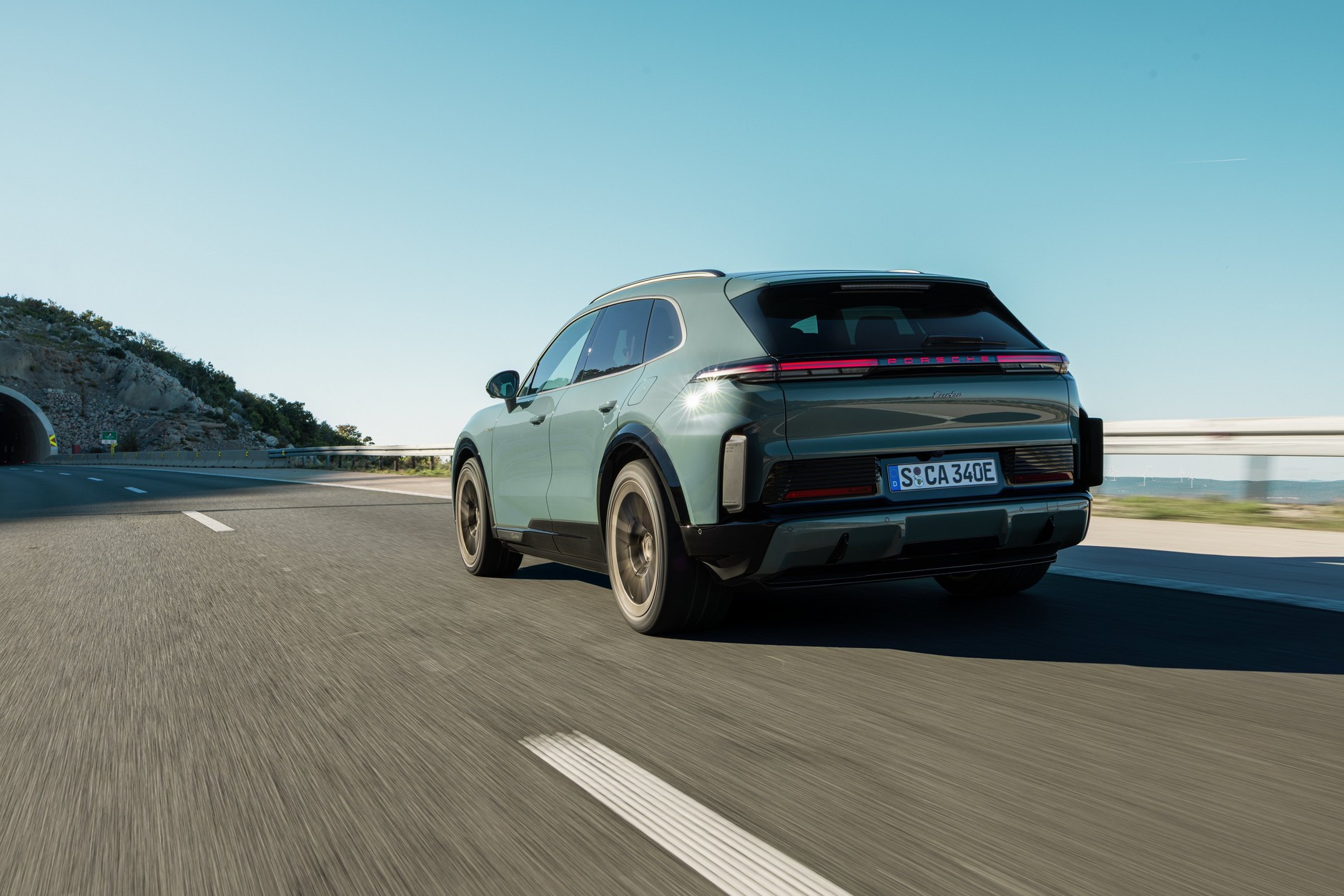 Porsche Cayenne Turbo Electric 2025