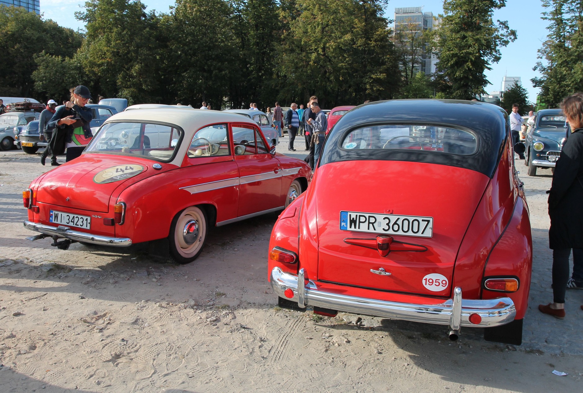 Zlot samochodów Warszawa i Syrena na Placu Defilad w Warszawie