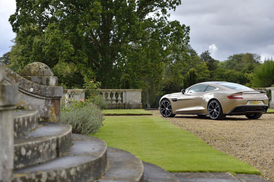 Jak jeździ Aston Martin Vanquish?