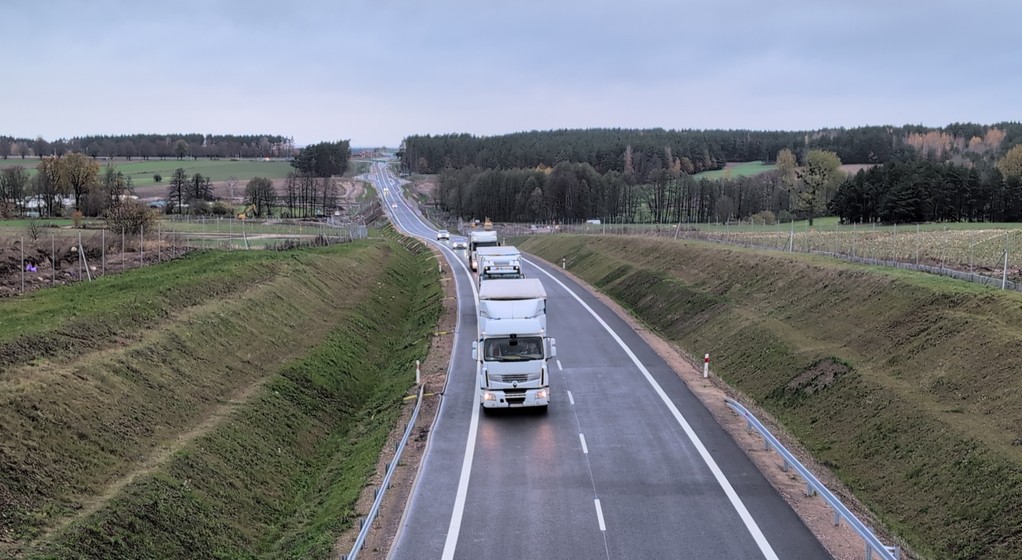 Pierwsze auta na obwodnicy Suchowoli (DK8)