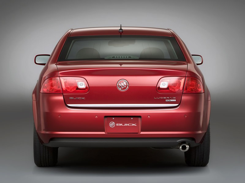 Buick Lucerne: poszerzona oferta wersji