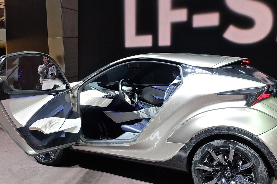 Lexus LF-SA