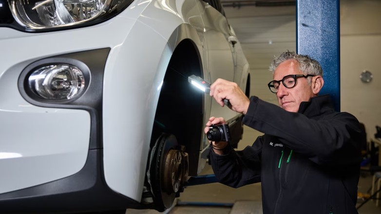 BMW i3 podczas inspekcji