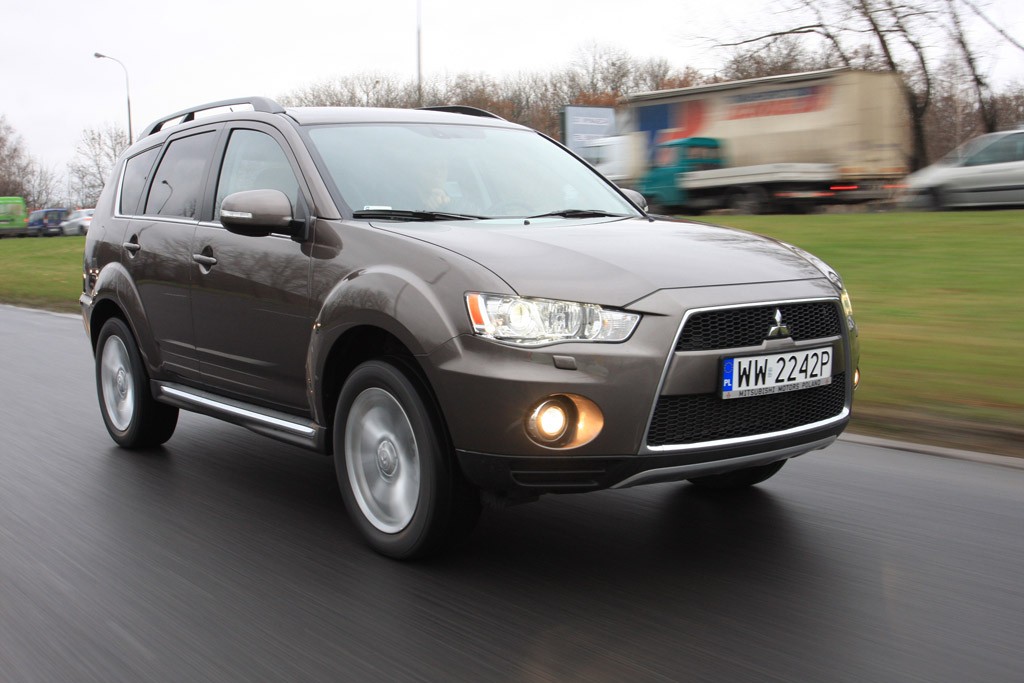Mitsubishi Outlander CVT: czy to wersja dla mieszczuchów?
