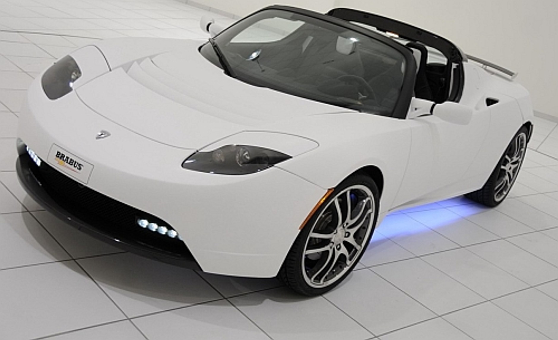 Tesla Roadster by Brabus - Tuning stylistyczny czyni cuda