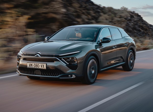 Nowy Citroen C5 X – limuzyna inna niż wszystkie